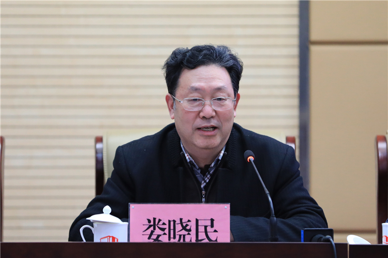鄭州大學(xué)公共衛(wèi)生學(xué)院教授婁曉民就高校返學(xué)復(fù)學(xué)大學(xué)生的防護提供指導(dǎo).jpg
