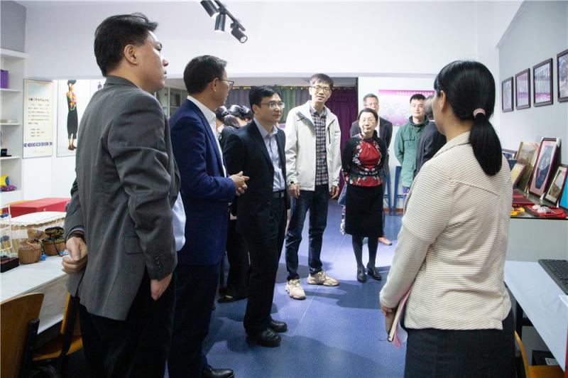 C:UsersAdministratorDesktop\u4fee改圖片.12新聞\u53c2觀藝術(shù)設(shè)計(jì)學(xué)院大師工作室二.jpg