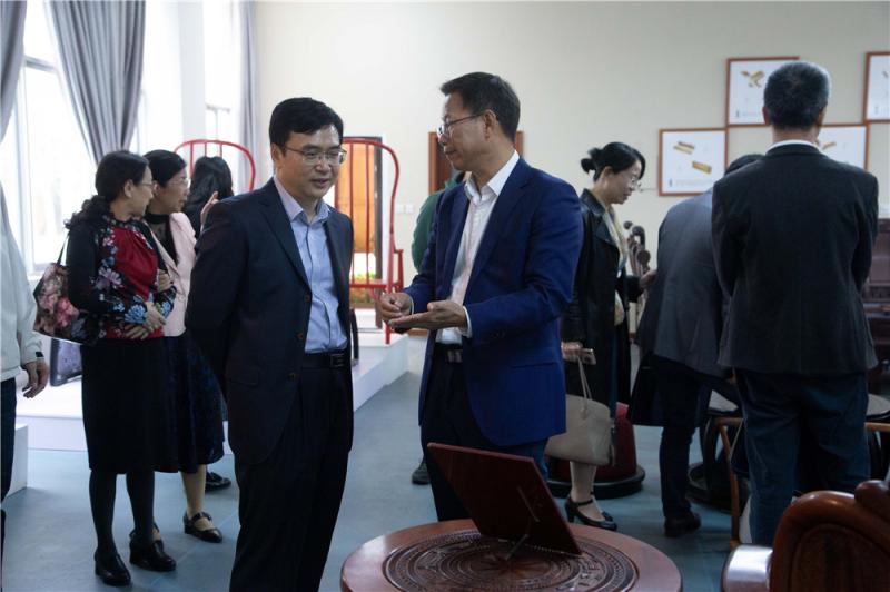 C:UsersAdministratorDesktop\u4fee改圖片.12新聞\u53c2觀藝術(shù)設(shè)計(jì)學(xué)院大師工作室一.jpg